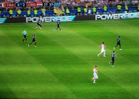 Com mão na taça, França faz 4 a 2 contra Croácia na final da Copa do Mundo