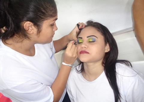 Cursos profissionalizantes são ofertados para detentos em Manaus