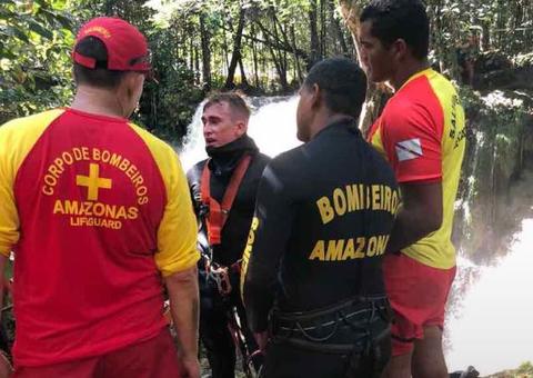 Buscas por turista carioca que desapareceu em cachoeira completam uma semana
