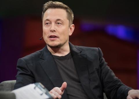 Elon Musk e socorrista batem boca sobre meninos na caverna