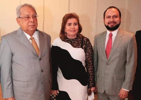 Amazonino Mendes prestigia posse do novo chefe do Ministério Público de Contas