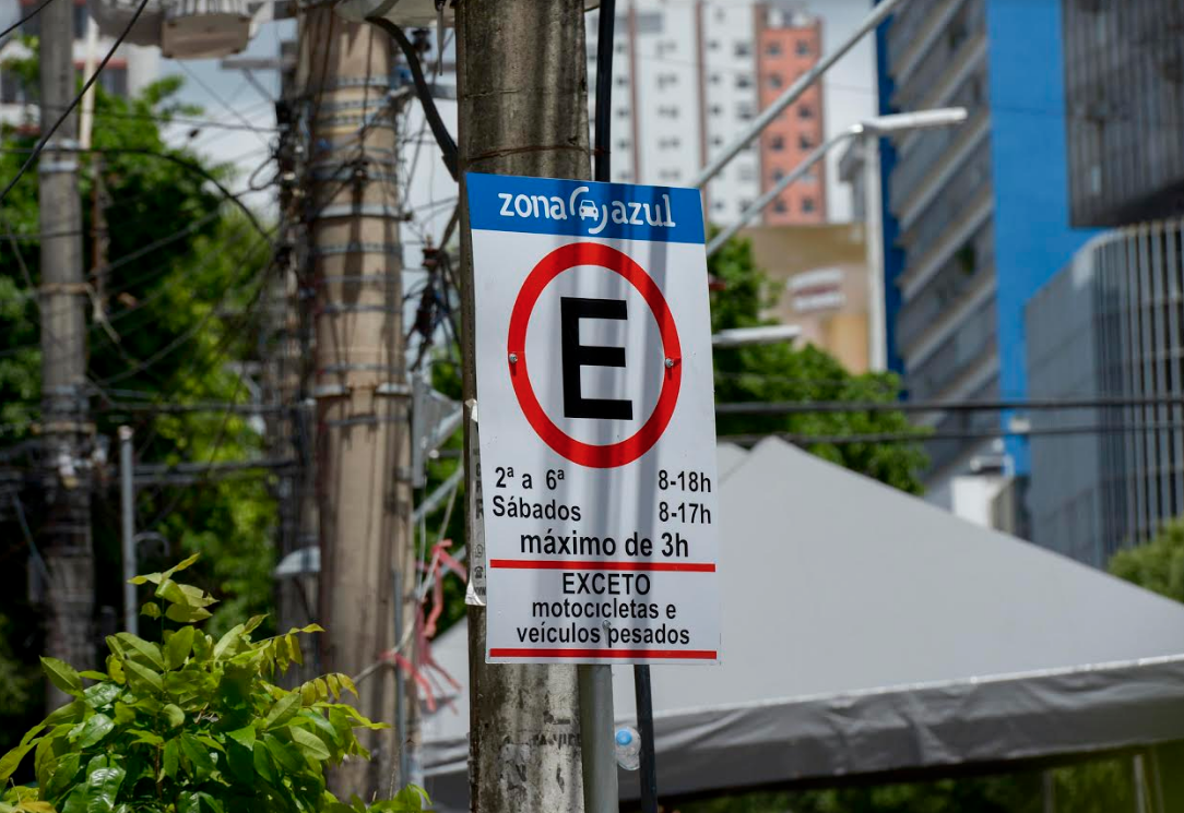 Bancas de revistas são credenciadas para venda de créditos do Zona Azul em Manaus