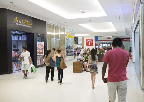 Shopping de Manaus inicia liquidação com até 70% de desconto em diversas lojas