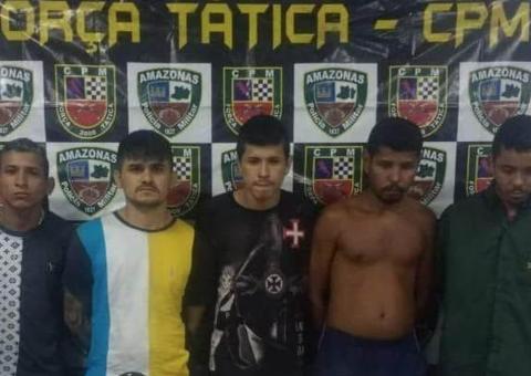Grupo suspeito de tentar matar homem é preso com arma e drogas em Manaus