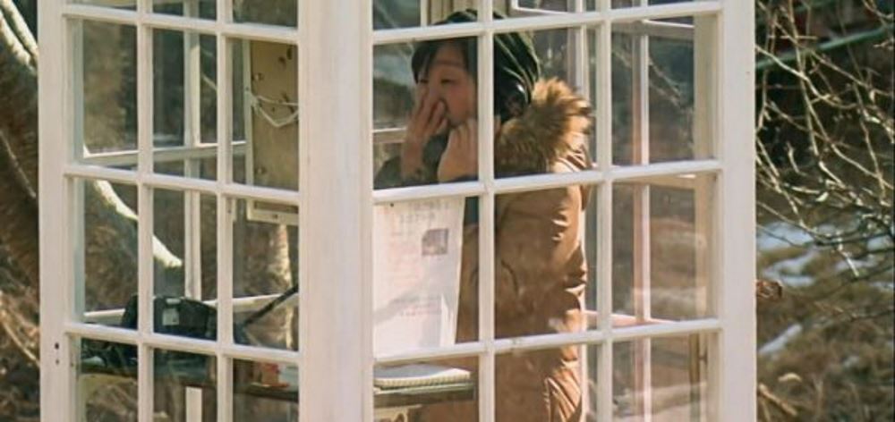 Cabine telefônica permite que pessoas 'falem' com mortos