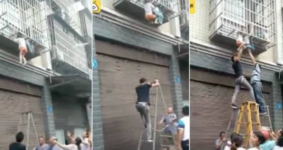 Crianças quase morrem penduradas enquanto pais jogam videogame