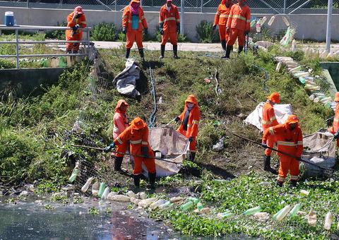 Largo do Mestre Chico recebe equipes de limpeza   