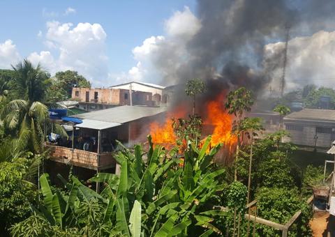 Adolescente é apreendido suspeito de atear fogo em casa no Amazonas