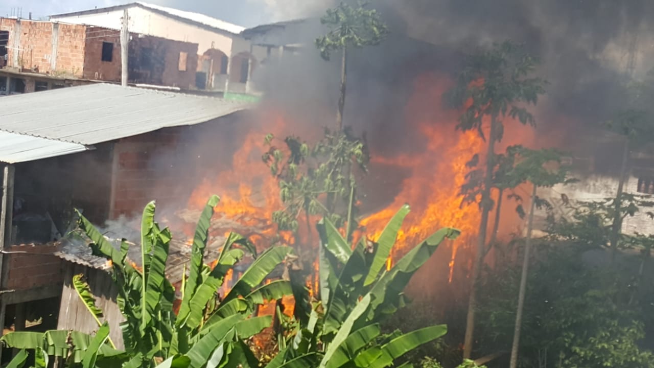 Adolescente é apreendido suspeito de atear fogo em casa no Amazonas