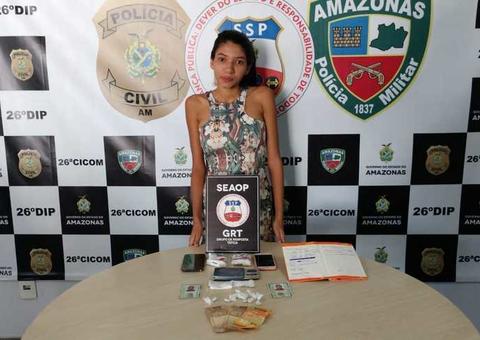 Na casa da sogra, jovem é presa com drogas escondidas nas partes íntimas em Manaus