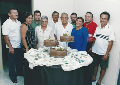 Para pagar promessa, pai coloca nome de Francisco em 17 filhos