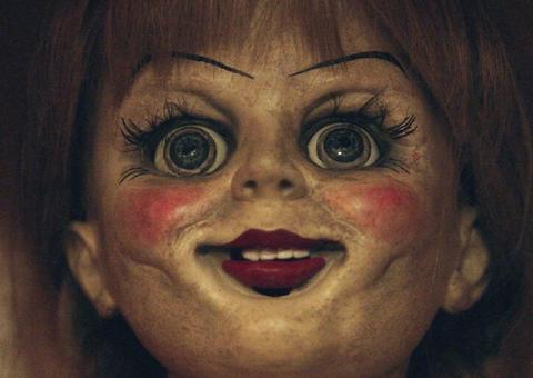 Annabelle 3 trará filha de Ed e Lorraine Warren como vítima da boneca diabólica