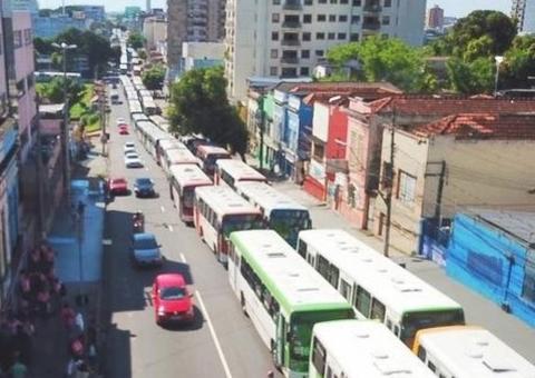 TRT determina circulação mínima de 70% da frota em greve de ônibus desta sexta em Manaus