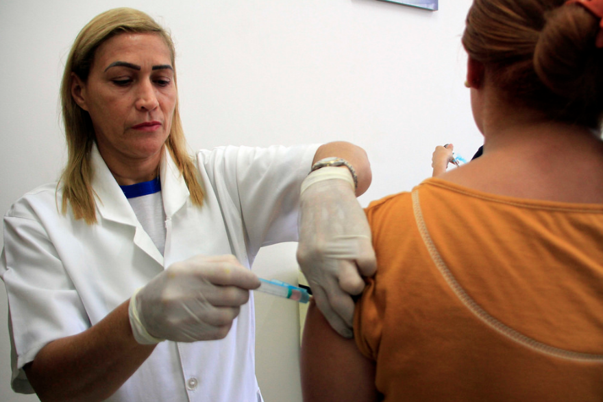 Empresas do Distrito Industrial recebem vacinação contra o sarampo em Manaus