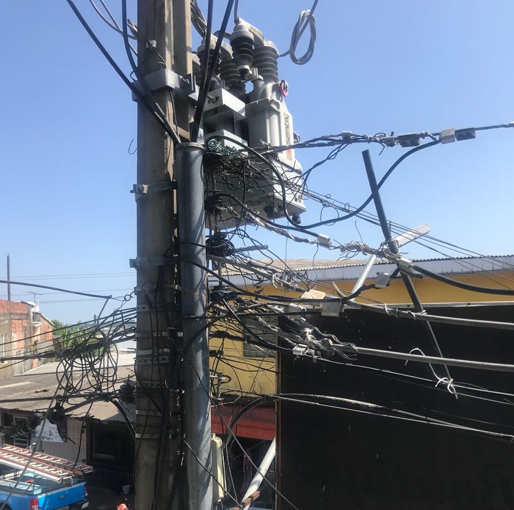 Igreja, supermercado e mais 7 imóveis são flagrados furtando energia em Manaus