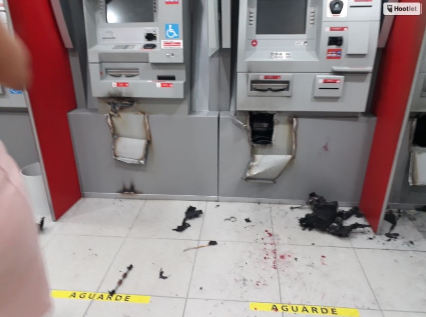 Bandidos explodem caixa eletrônico no centro de Manaus 