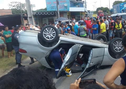 Duas pessoas ficam feridas em acidente de trânsito em Manaus
