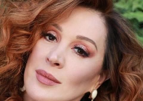 Aos 51, Claudia Raia impressiona com foto de biquíni nas Maldivas