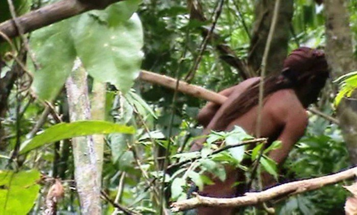  Último índio de povo massacrado vive há 22 anos em isolamento