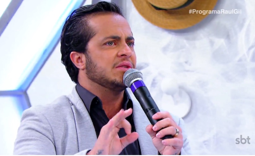 Thammy Miranda não tira chapéu para Sula Miranda no Raul Gil: ‘ela não me aceita’
