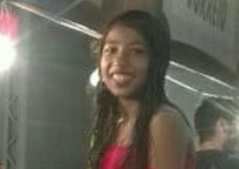 Mãe procura adolescente desaparecida após sair de casa para ir à escola em Manaus
