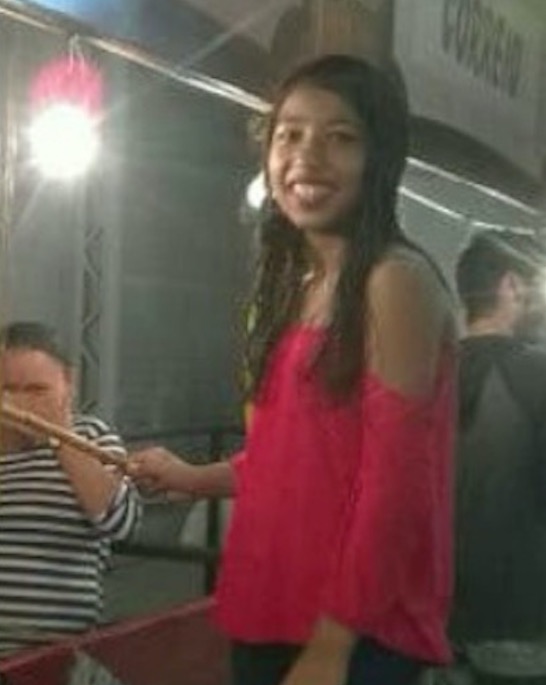 Mãe procura adolescente desaparecida após sair de casa para ir à escola em Manaus