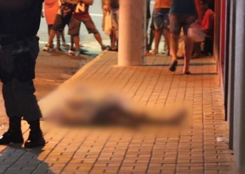 Idosa e filha são assassinadas com facadas dentro de casa em Manaus