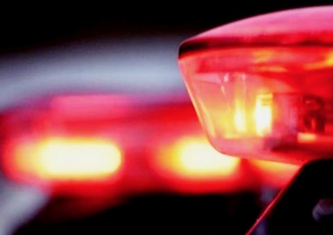 Após balear namorada e avó, homem faz reféns em mercado nos EUA