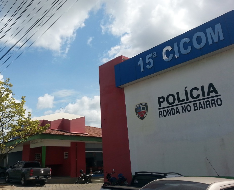 Em Manaus, casal de novinhos é flagrado com carro roubado e arma