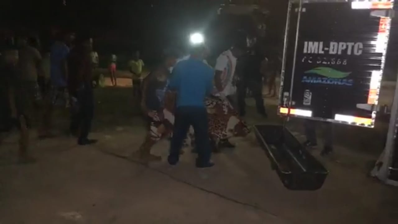 Briga de vizinhos termina com homem morto com 13 facadas em Manaus