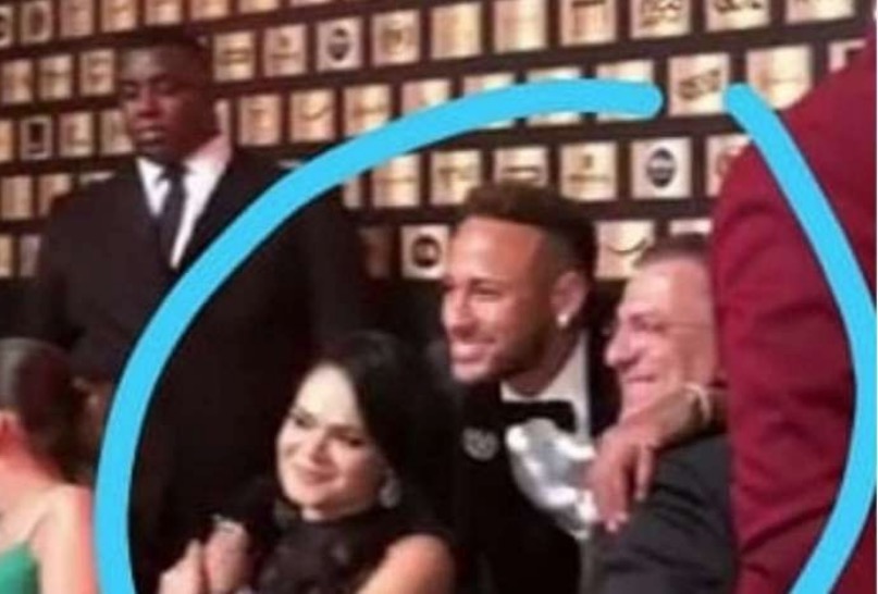 Neymar aparece pela 1ª vez com os pais de Bruna Marquezine e fãs piram