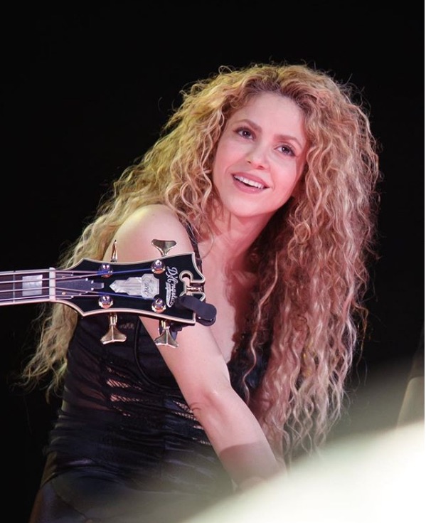 Avião de Shakira faz pouso de emergência