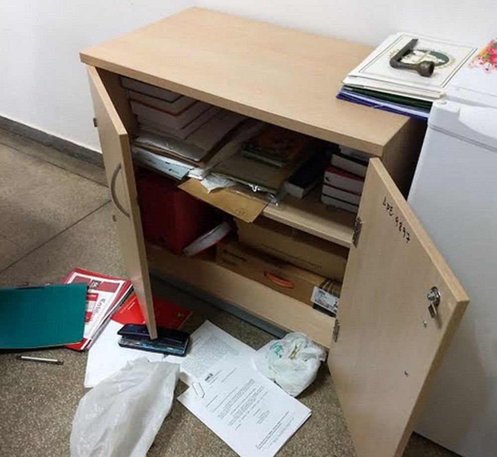 Bandidos invadem Defensoria Pública e levam computadores em Manaus