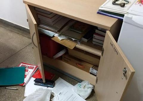 Bandidos invadem Defensoria Pública e levam computadores em Manaus