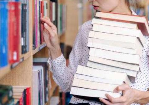 Você sabe o que faz um Bibliotecário? Acompanhe hoje no quadro Profissões