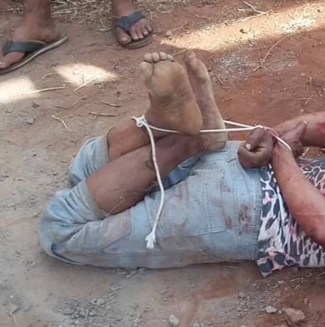 Homem é amarrado por populares após tentar sequestrar criança e mãe gritar por socorro