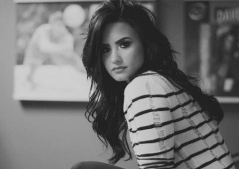 Famosos mandam mensagens de apoio a Demi Lovato após suposta overdose