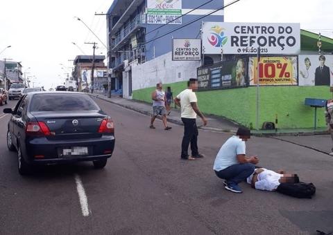Acidente entre carro e motocicleta deixa um ferido e trânsito complicado em Manaus