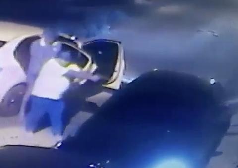 Vídeo mostra homem sendo executado dentro de carro no Amazonas