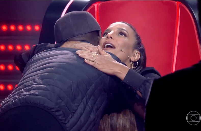 Ivete Sangalo explica dificuldade para andar no ‘The Voice Brasil’