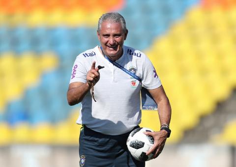 Tite acerta renovação de contrato com a CBF até 2022