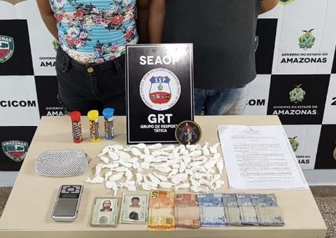 Com drogas escondidas em embalagens de chocolate, casal é preso em Manaus