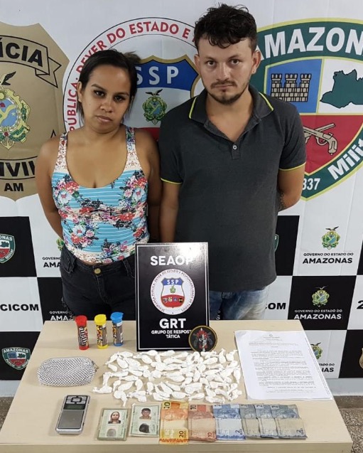Com drogas escondidas em embalagens de chocolate, casal é preso em Manaus