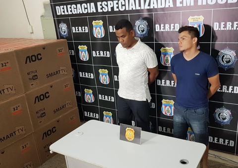 Dupla é presa suspeita de furtar mais de 190 televisores em Manaus