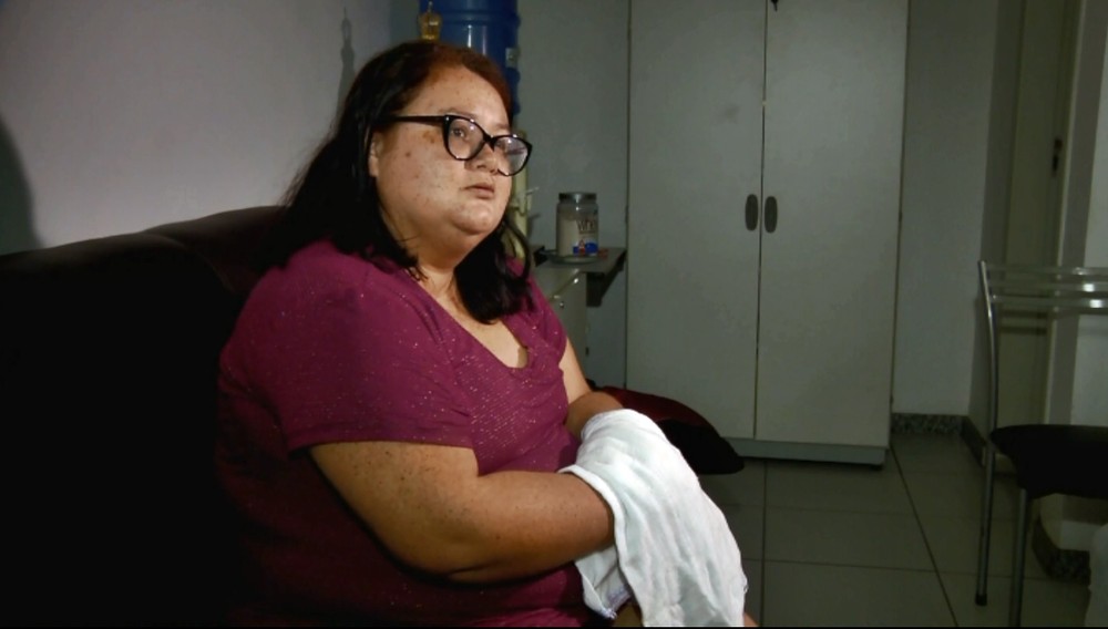 Mãe negociou doação ilegal de criança por grupos em rede social, diz polícia