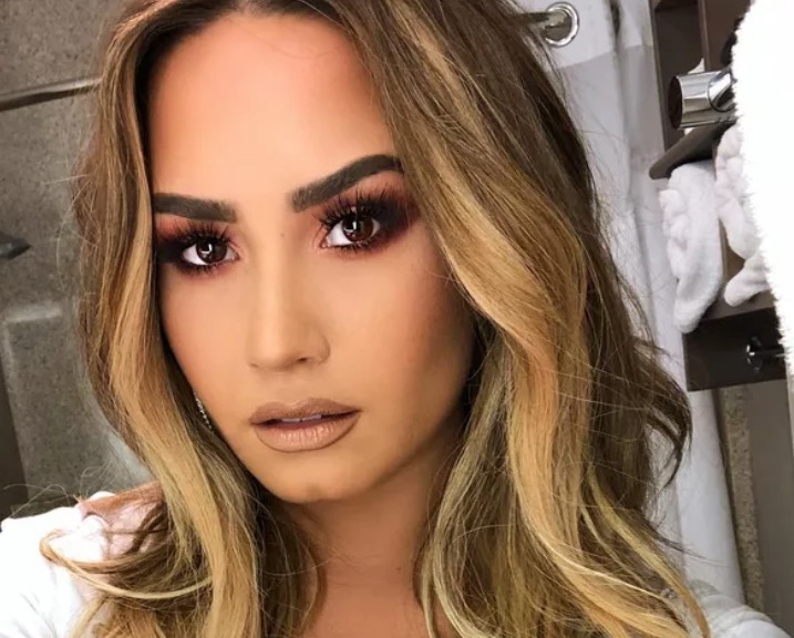Demi Lovato vai deixar hospital direto para reabilitação após overdose