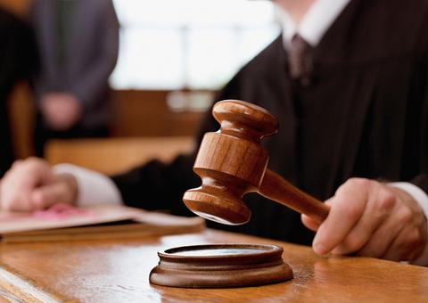 Justiça determina que Semsa flexibilize horário de servidora por ser mãe de autista