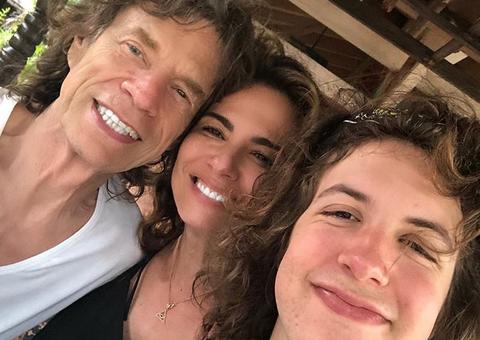 Com foto de família, Luciana Gimenez comemora aniversário de Mick Jagger: 'te amamos'