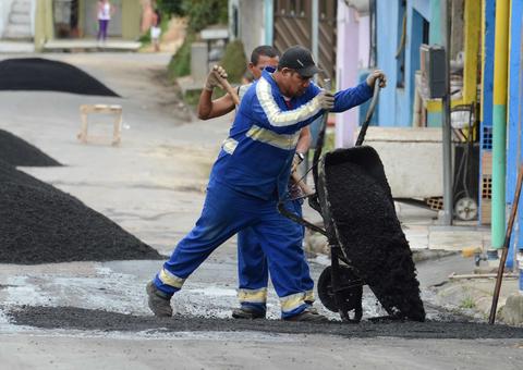 Mais de cem ruas recebem serviços de infraestrutura em Manaus
