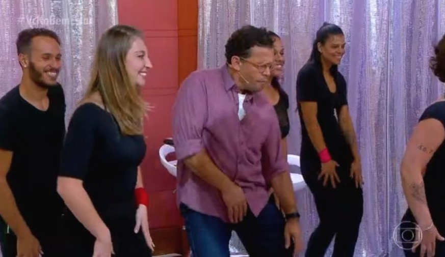 Apresentador do ‘Bem Estar’, Fernando Rocha vira piada na web após dança exótica 